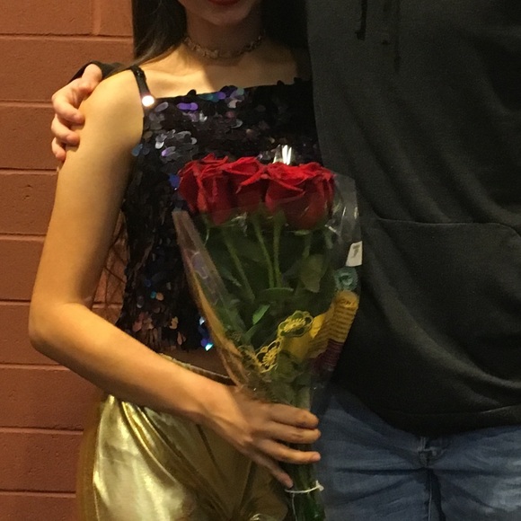 Forever 21 Sequin Crop Top - Picture 6 of 7